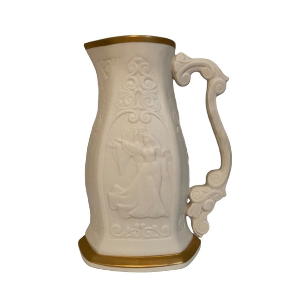 LENOX Romeo and Juliet Ivory Porcelain Bas Relief Pitcher by Laszlo Ispanky - Picture 10 of 10